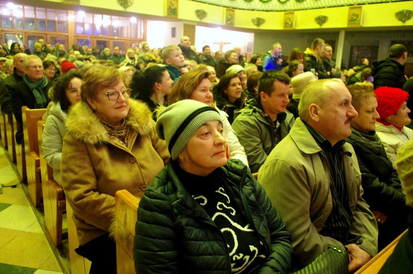 Kilka tysięcy osób kolędowało z zespołem Pectus w Tarnobrzegu. Kościół był oblężony