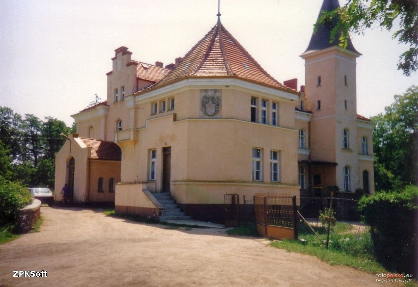 Budowę pałacu ukończono w roku 1850. Zdjęcie pochodzi z lat...