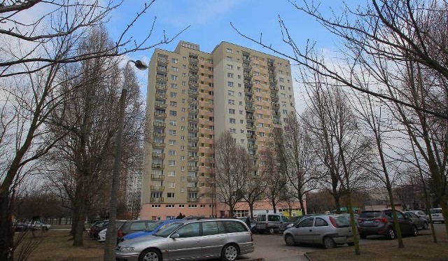 14 stycznia 1977 r. powstał najwyższy w Poznaniu budynek mieszkalny. Jest on zlokalizowany na Osiedlu Piastowskim. Liczy 16 kondygnacji.