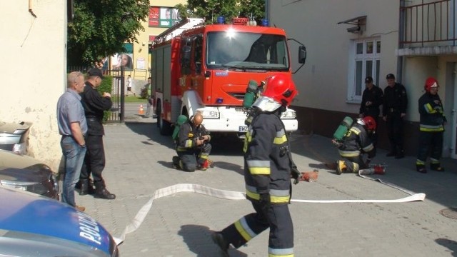 Strażacy gasili pożar w budynku zwoleńskiej policji.