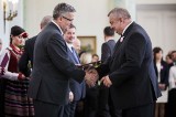 Prezydent Bronisław Komorowski wręczył nagrodę mleczarni w Oleśnie