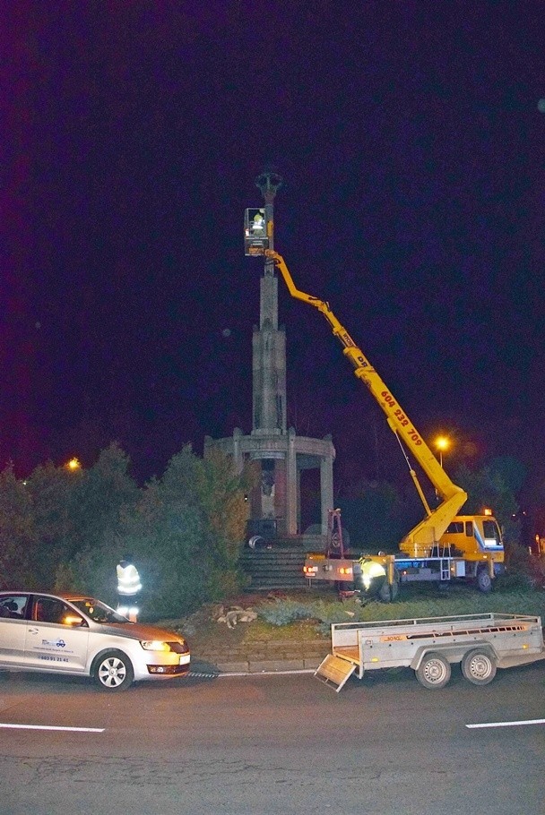 Dziś w nocy obcięli wierzchołek Pomnika Zwycięstwa w Stargardzie