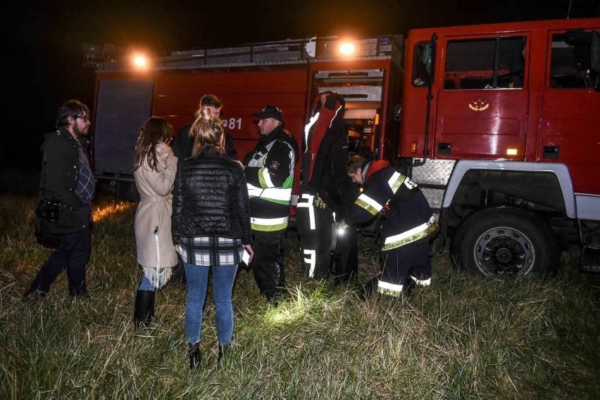 W poszukiwaniach mężczyzny biorą udział policjanci z różnych...