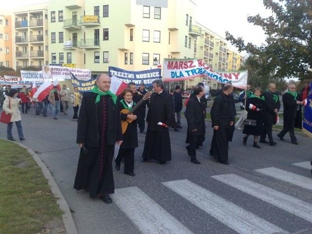 W Gorzowie trwa Marsz Trzeźwości. Idzie w nim około 200 osób.