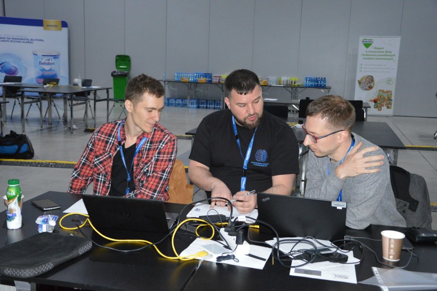 Hackathon Danone AI Masters Opole 2019. W maratonie wystartowały 22 zespoły. Ile zostało w finale?