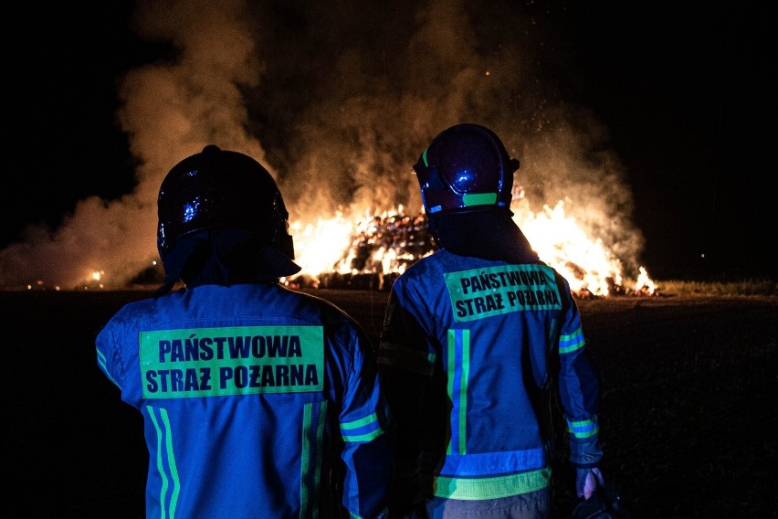 W piątek, 19 sierpnia w Konarzewie doszło do pożaru kilkuset...