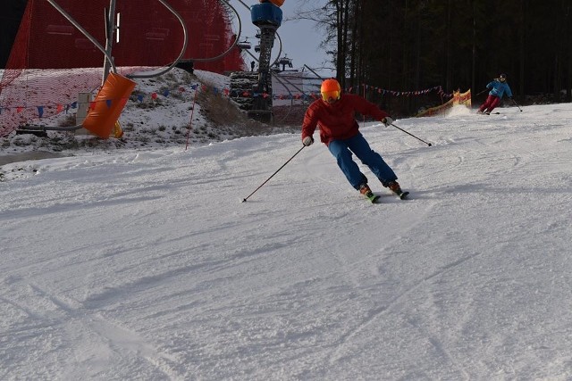 Beskid Sport Arena, jeden z trzech największych ośrodków w Szczyrku, w sobotę 1 grudnia rozpoczął sezon narciarski dołączając do działającego od tygodnia ośrodka  na Białym Krzyżu.