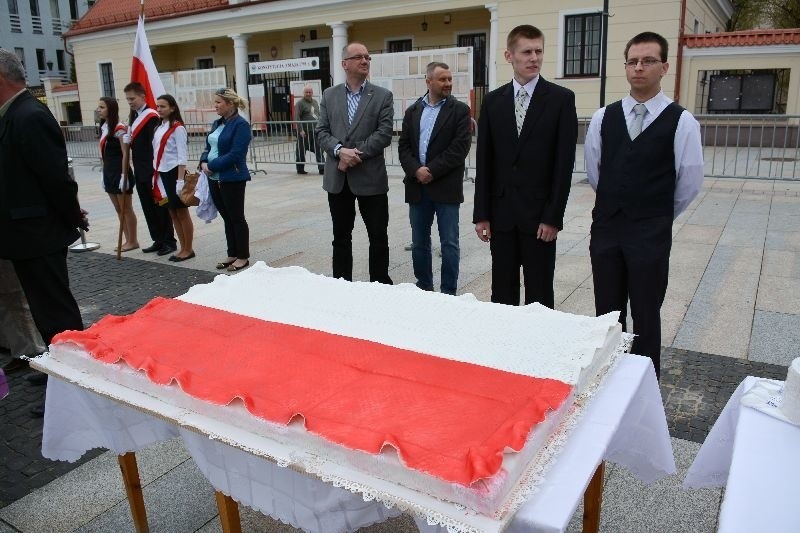 Święto Flagi Białystok. Był 30-kilogramowy tort (zdjęcia)