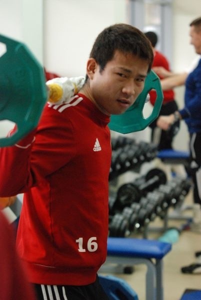 Japończyk Seiji Saito w środę trenował z Koroną, a po dopołudniowych zajęciach podpisał kontrakt z kieleckim klubem.