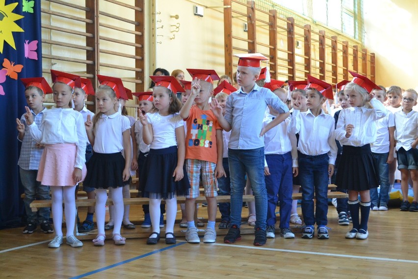 W wodzisławskiej SP 3 nowy rok szkolny powitało ponad 300...