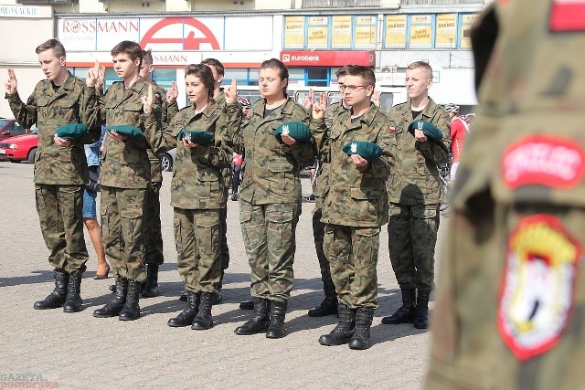 3 maja na placu Wolności nowi strzelcy uroczyście złożyli przyrzeczenie strzeleckie. 16 nowych osób wypowiedziało słowa roty, przyrzekając działać zgodnie z prawem i duchem strzeleckim. Po przyrzeczeniu strzelcy sformowani w jeden pododdział  przemaszerowali ulicą 3 Maja, na plac katedralny gdzie wzięli udział w miejskich uroczystościach.