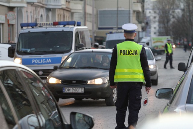 Zdjęcie ilustracyjne/57-latek z gminy Ryńsk powiedział policjantom, że nie zdążył wytrzeźwieć od poprzedniego dnia