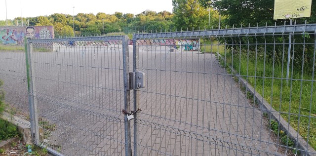 Skatepark przy ul. Seledynowej pozostawał zamknięty od marca.