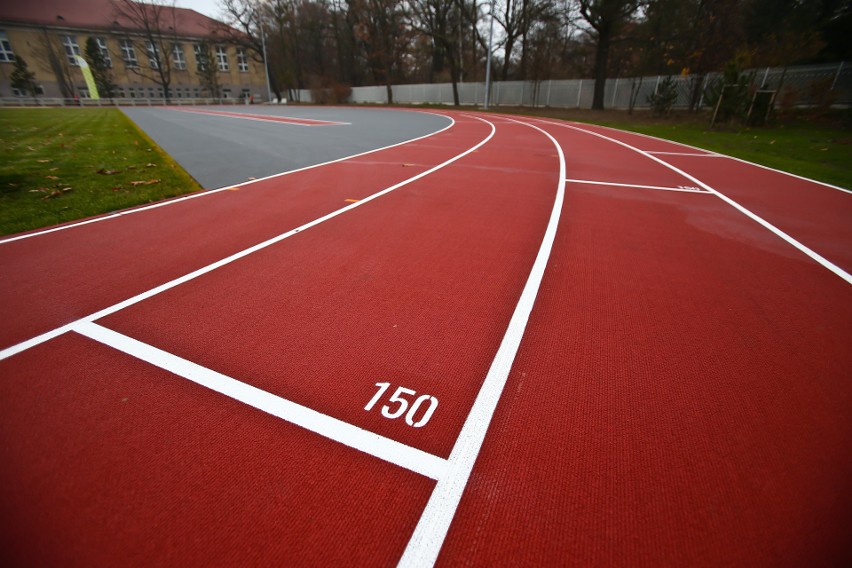 Odnowiony stadion lekkoatletyczny AWF Wrocław przy ul....