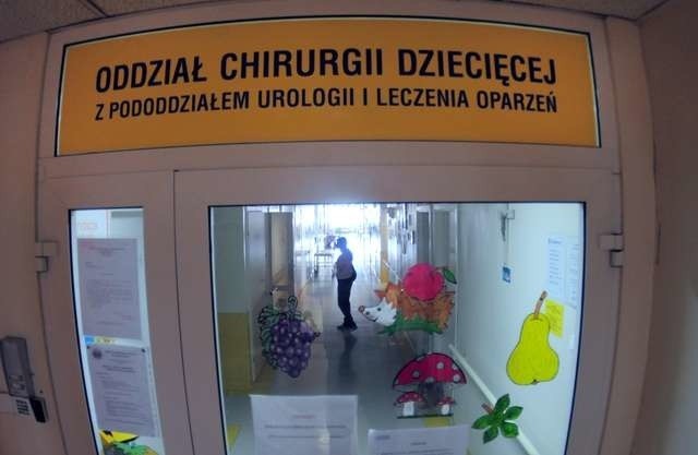 Szpital zapewnia, że osobom, które jeszcze 28-30 listopada zgłoszą się w trybie pilnym i będą wymagały hospitalizacji na oddziale chirurgii dziecięcej, zostanie udzielona pomoc 