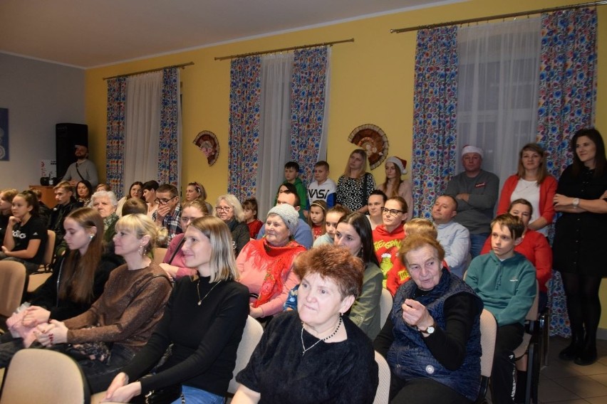 Wielki, mikołajkowy wieczór w Osinach, w gminie Mirzec. Zobacz zdjęcia 
