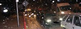 Atak zimy! Uwaga na drogach. Właśnie zaczął padać śnieg, spodziewane są zamiecie i zawieje śnieżne