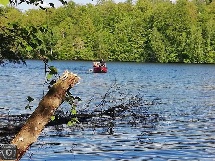 Zaginął mężczyzna pływający łódką po jeziorze w Żydowie koło Polanowa. Wyłowiono ciało