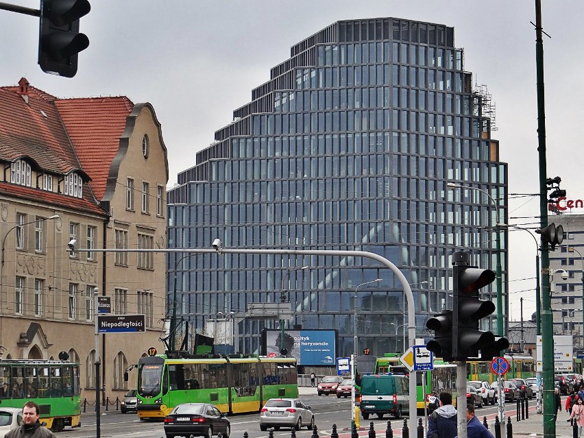 Z biurowca Bałtyk zniknęły rusztowania. Nowy biurowiec w...