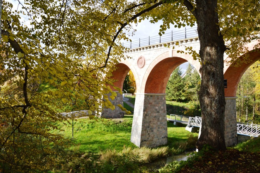 Zabytkowy most nad rzeką Borują w Bytowie.