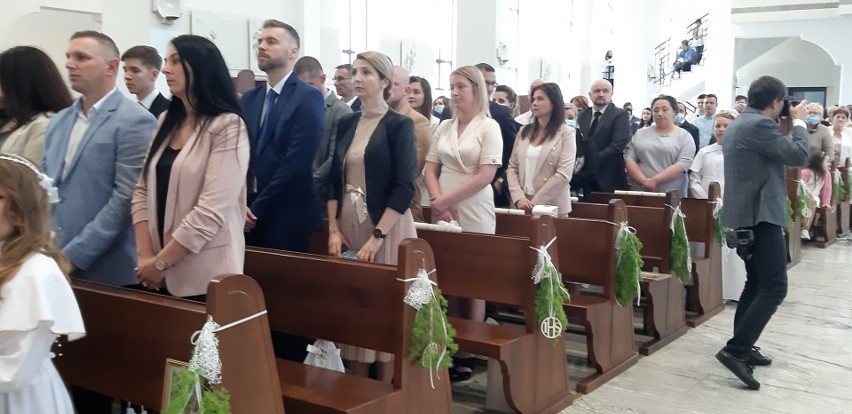 Ostrołęka. Komunia Święta w kościele pw. św. Franciszka z Asyżu, 15.05.2021