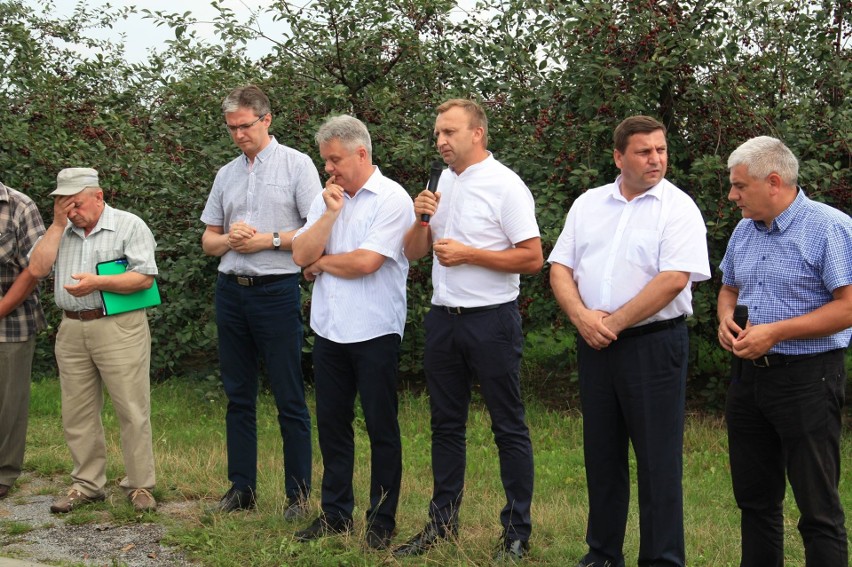 Sadownicy z powiatu sandomierskiego walczą o pomoc od rządu. Podają kwoty 