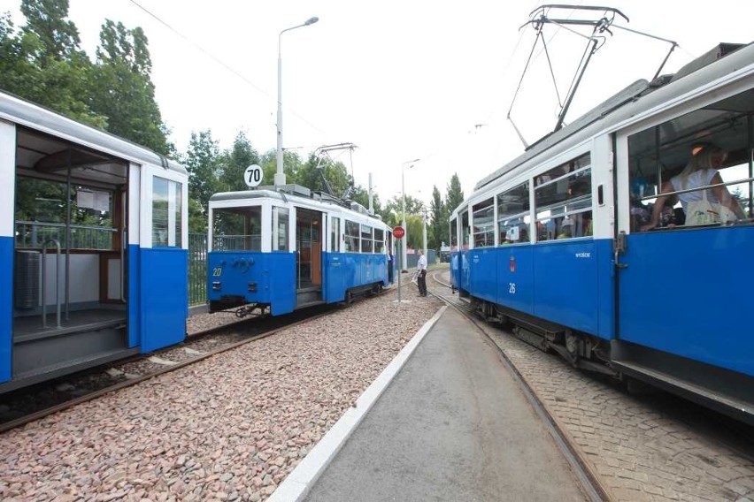 Kraków. Historyczny wagon znów wyjechał na nowohuckie tory [ZDJĘCIA]