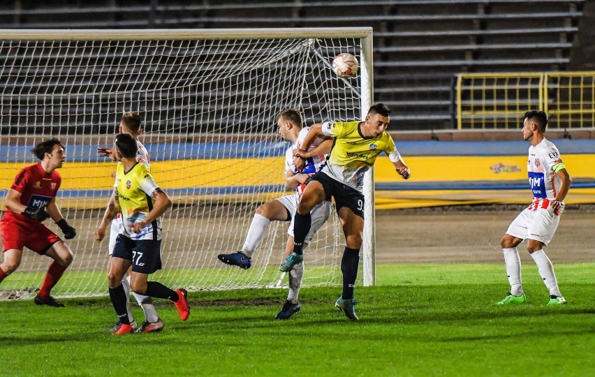 Piłkarze Polonii Bydgoszcz przegrali na własnym stadionie z...