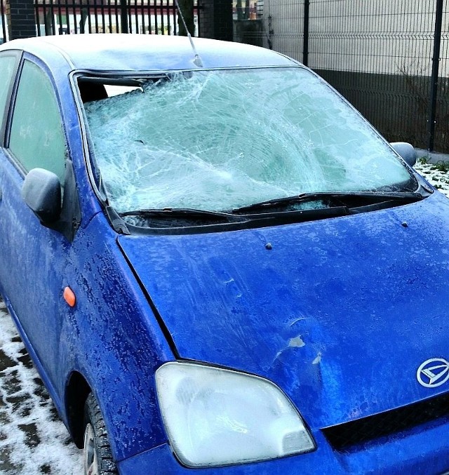 Mężczyzna został śmiertelnie potrącony przez 26–letnią kobietę kierującą daihatsu