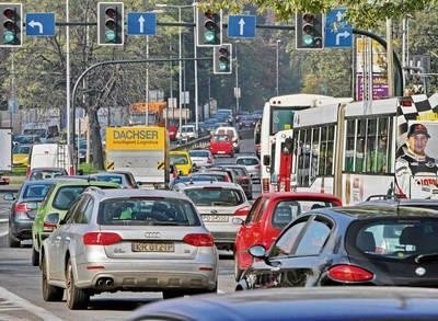 Całkowicie zakorkowane było wczoraj m.in. rondo Matecznego FOT. ANNA KACZMARZ