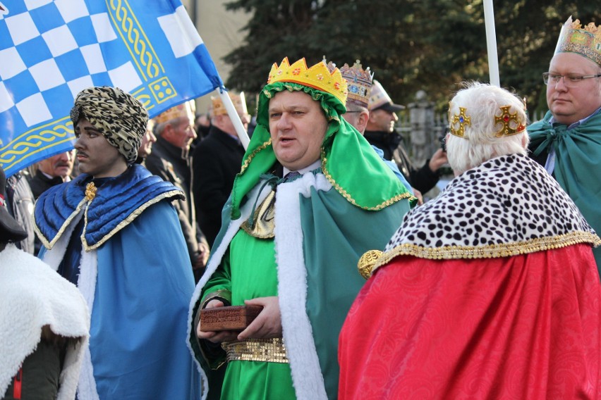 Orszak Trzech Króli przeszedł ulicami Małkowic w gm. Orły....