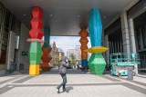 Poznań: Tajemnicze rzeźby przy Bałtyku. To totemy Alicji Białej, które "mówią" jak zapobiec katastrofie [ZDJĘCIA]
