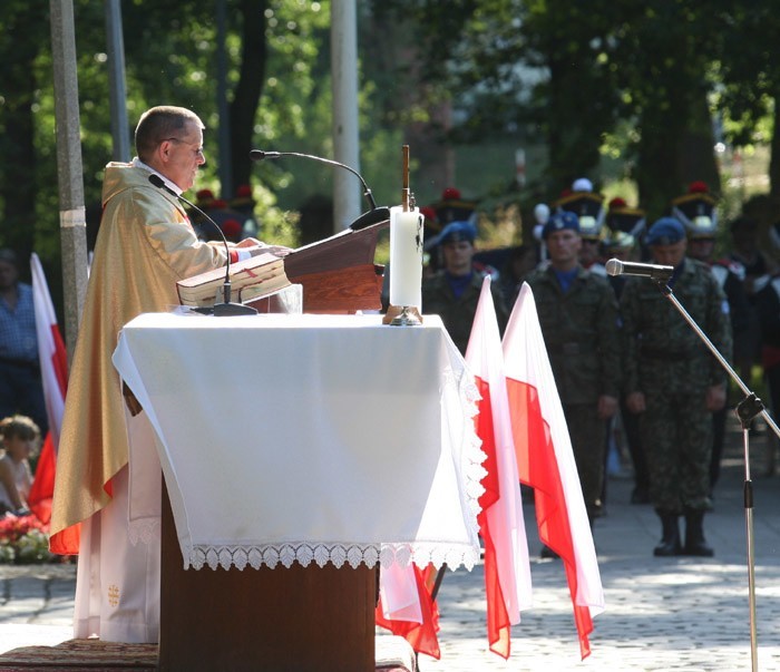 Zdjecia ze slupskich obchodów 64. rocznicy wybuchu Powstania...