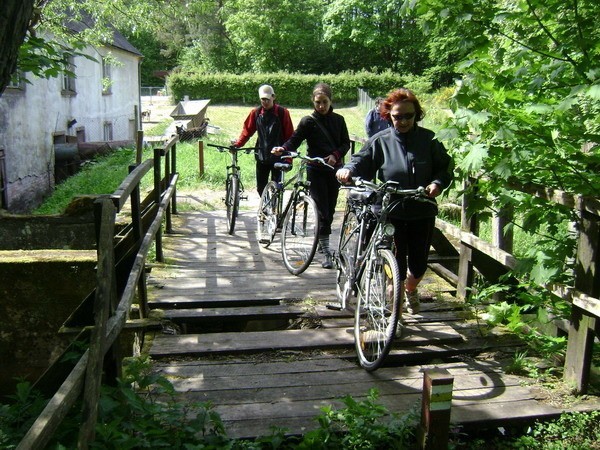 Trzydziestu rowerzystów przetestowalo w niedziele dwa szlaki, które znalazly sie na mapie wydanej przez naszą gazete. (Fot. Jakub Duchnowicz)