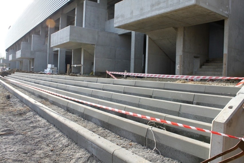 Stadion miejski w Tychach. Termin zakończenia budowy - 11...