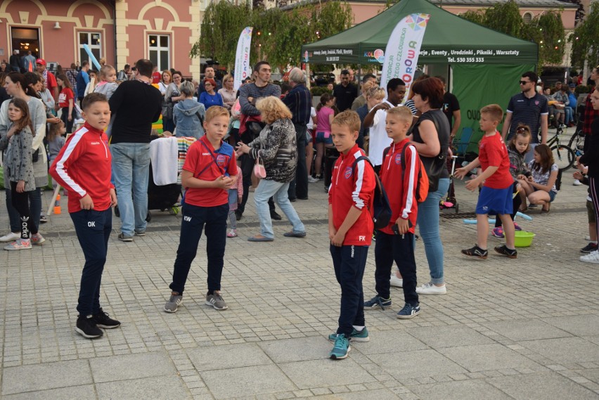 Najmłodsi fani Rakowa Częstochowa ZDJĘCIA Sukces drużyny świętowały na Placu Biegańskiego całe rodziny