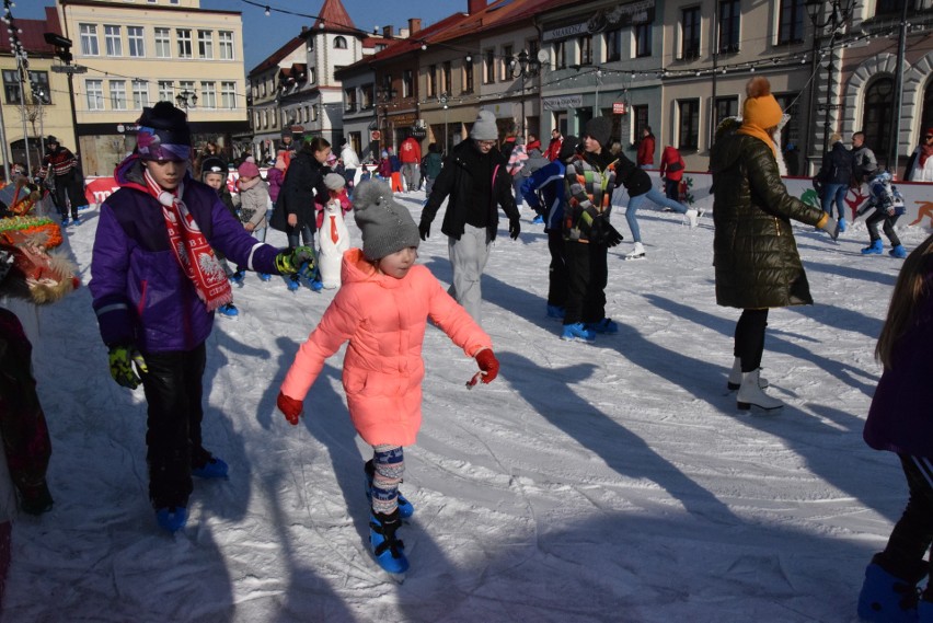 Lodowisko na żywieckim Rynku cieszy się ogromną...