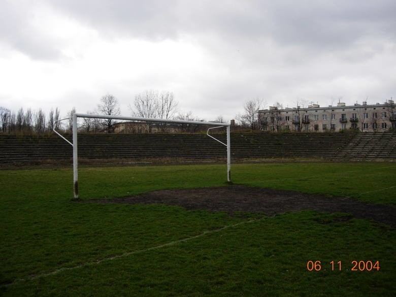 15 lat minęło...Zobaczcie jak powstawał stadion piłkarski w Kielcach. Od Błękitnych Kielce do Suzuki Areny [WYJATKOWE ZDJĘCIA]