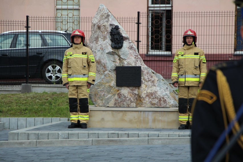 Świętowanie w kieleckiej straży pożarnej. Dzień Strażaka w cieniu pożaru w Promniku. Zobacz zdjęcia