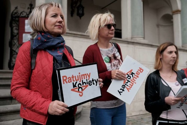 Autorki ustawy, chcą zagwarantowania kobietom m.in. prawa  do legalnego przerwania ciąży do końca 12. tygodnia.