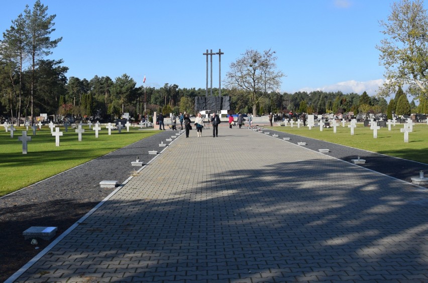 Zakończył się remont kwater wojennych i pomnika na Firleju. Inwestycję zrealizowano z Budżetu Obywatelskiego Radomia