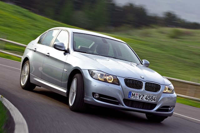 Bezpieczeństwo w nowym BMW serii 3 oparte jest na wzmocnionej karoserii i zastosowaniu wysokowytrzymałych gatunków stali