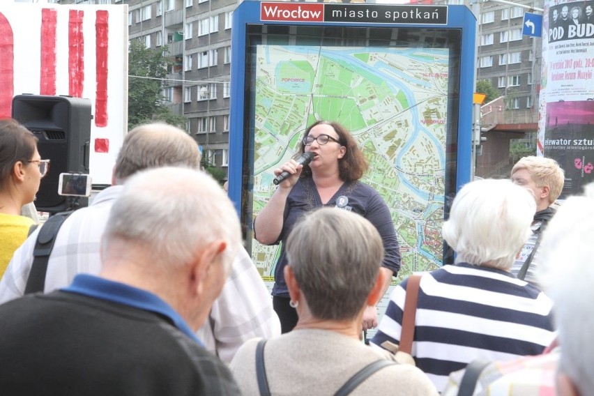 Pikieta pod siedzibą PiS we Wrocławiu