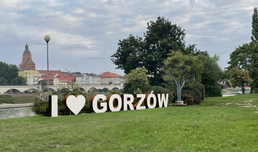 Napis „I ♥ Gorzów" ma stanąć na błoniach nadwarciańskich. W...