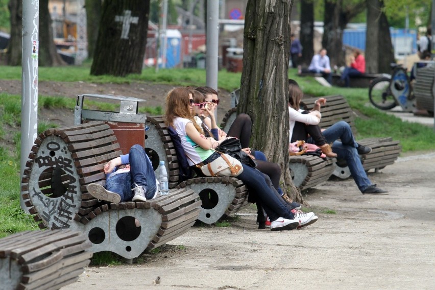 Wreszcie przestało padać! Wrocławianie ruszyli nad Odrę i za miasto (ZDJĘCIA, PROGNOZA POGODY)