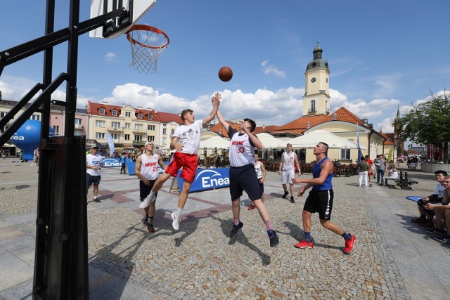 Na Rynku Kościuszki odbył się turniej ulicznej koszykówki zorganizowany przez Żubry Białystok