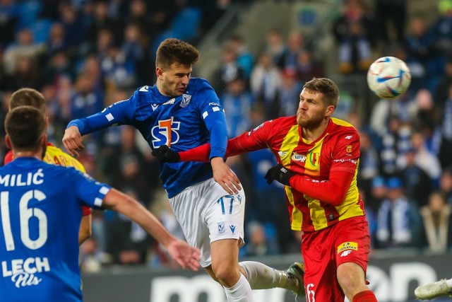 W taki sposób Filip Szymczak strzelił trzecią bramkę w meczu Lech Poznań - Korona Kielce.