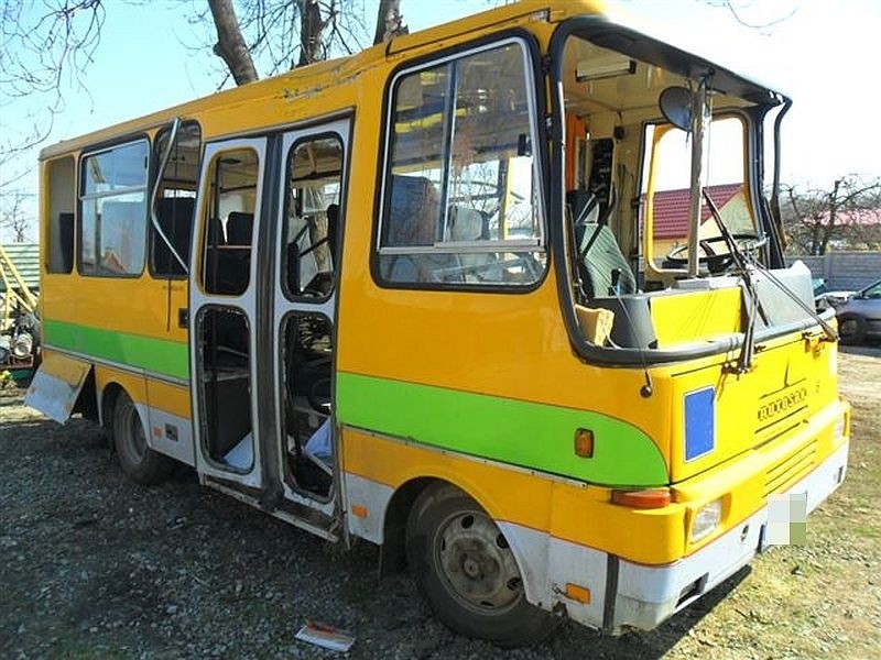 Wypadek autobusu pod Nysą na drodze krajowej 46.