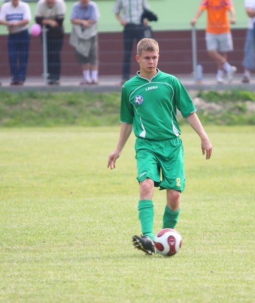 Norberta Jarząbka, Broń wypożyczyła do Orła Wierzbica. Wszystko wskazuje na to, że jutro zagra w wierzbickim zespole przeciwko byłej swojej drużynie. 