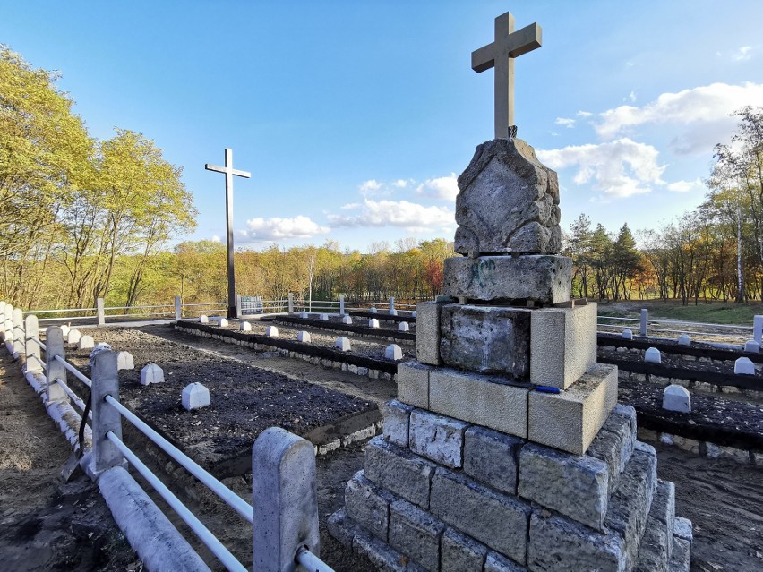 Zrekonstruowano pomnik na starym cmentarzu z  I wojny...
